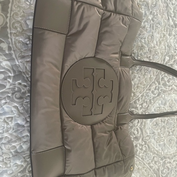 Tory Burch puffer tote bag - Picture 3 of 6